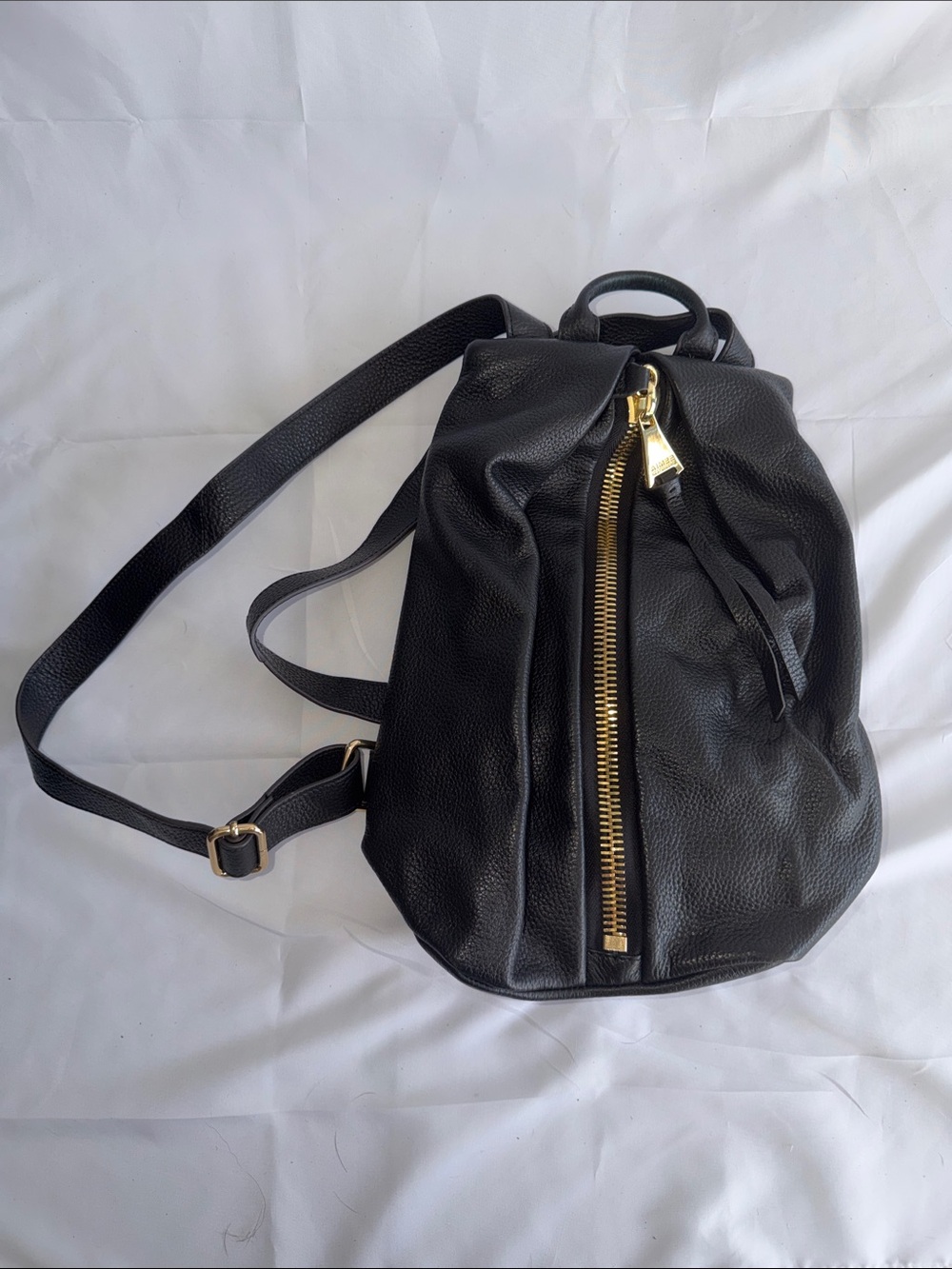 Aimee Kestenberg Like New Tamitha Black Pebbled Leather Backpack Gold Zipper